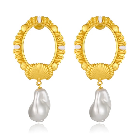 Retro chic italy gold pearl earrings. - Picture 2 of 3